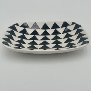J Crew Trinket Tray Ceramic White Black Triangles Accent Jewelry  Geometric